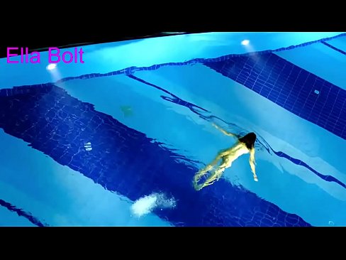 ❤️ Saya tidak boleh berhenti menonton, berambut perang muda ditangkap berenang bogel di kolam peranginan ELLA BOLT ️❌ Video persetan  di lucah ms.porn-milf300.ru ❌